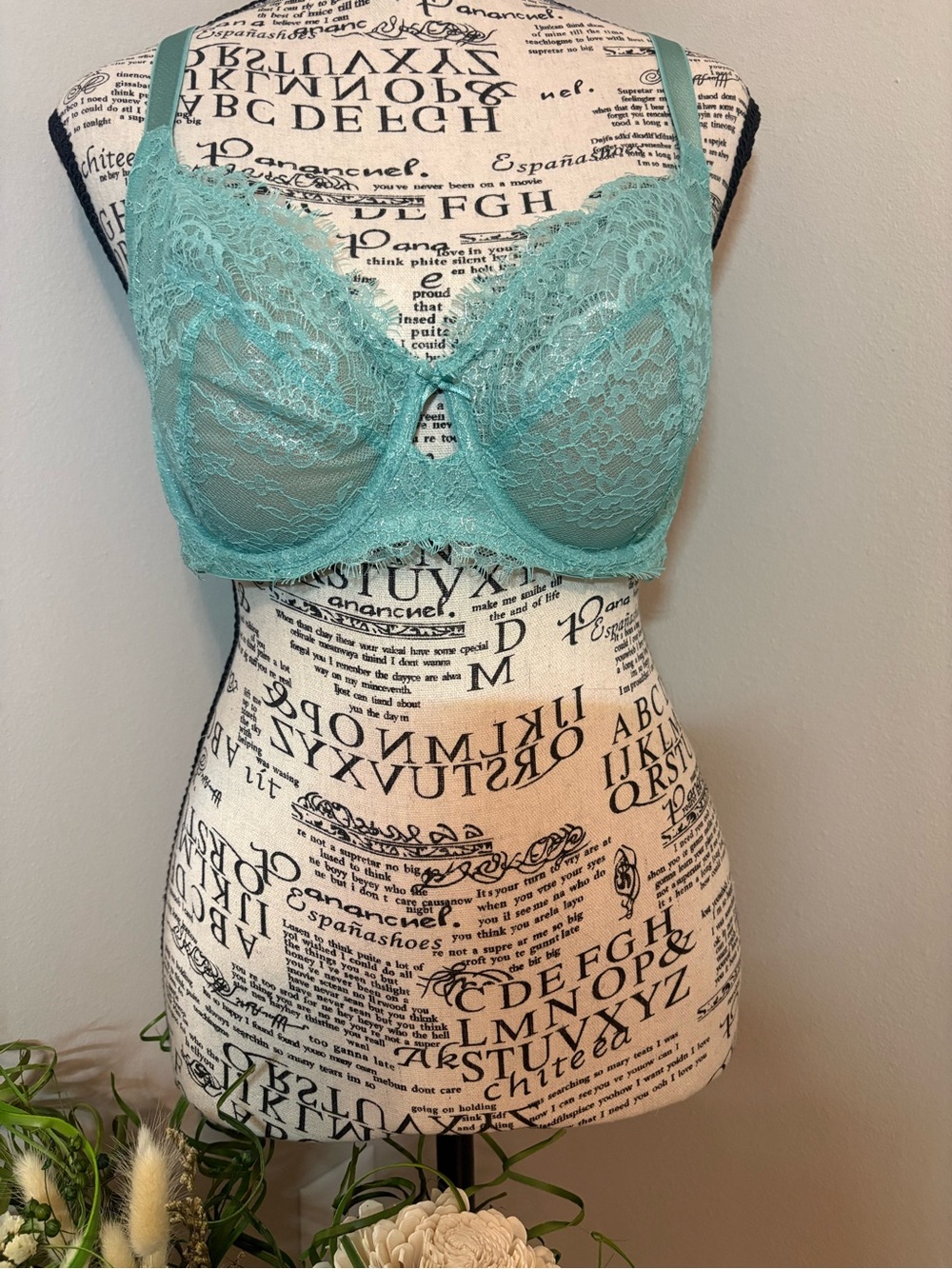 Victoria's Secret Teal Lace Underwire Bra